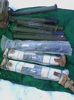 На Донбассе спецслужбы обнаружили арсенал оружия боевиков – изъяты гранатометы, автоматы и гранаты