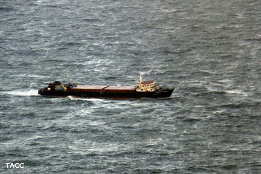 В Черном море терпит крушение российское судно, груженное углем
