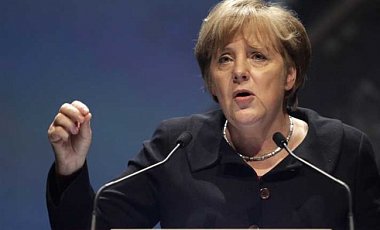 Меркель обвиняет РФ посягательстве на суверенные права Украины