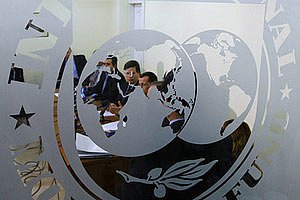 МВФ: Украине нужно еще $15 млрд или будет дефолт