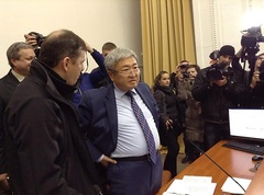 Мэр Запорожья «регионал» Син послал на три буквы Олега Ляшко. 18+ Мэр Запорожья «регионал» Син послал на три буквы Олега Ляшко. 18+
