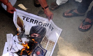 Премьер Пакистана отменил мораторий на смертную казнь