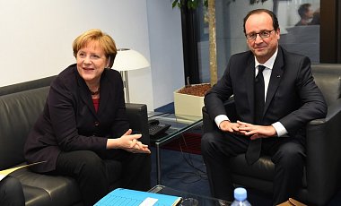 Олланд и Меркель готовят переговоры с Путиным и Порошенко