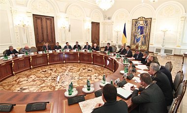 Сегодня Порошенко проведет заседание СНБО