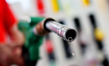 Цены на бензин в США упали до пятилетнего минимума