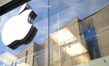Apple подняла цены на iPhone в России почти на 35%