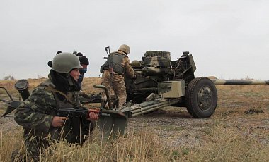Украинские военные отбили наступление террористов под Песками
