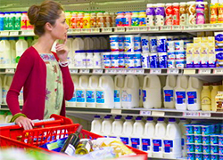 «Известия»: Беларусь выставила России счета за молоко в долларах