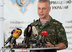 СНБО Украины: Россия продолжает отправку техники и боевиков в Донбасс СНБО Украины: Россия продолжает отправку техники и боевиков в Донбасс