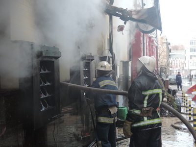 Пожар в ресторане на Подоле спасатели тушили более двух часов