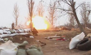 Боевики полчаса из танка обстреливали Пески - штаб АТО Боевики полчаса из танка обстреливали Пески - штаб АТО