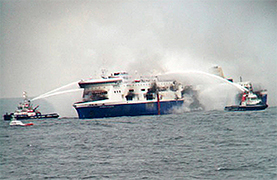На горящем в Ионическом море пароме погибли пять человек