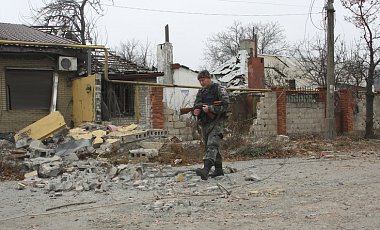 Террористы разграбляют дома в Донецке - ИС Террористы разграбляют дома в Донецке - ИС