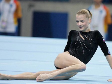 Известная гимнастка Светлана Хоркина будет контролировать исполнение решений президента России Известная гимнастка Светлана Хоркина будет контролировать исполнение решений президента России