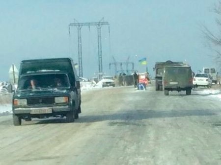 Первый украинский блокпост в Донецке (Фото) Первый украинский блокпост в Донецке (Фото)