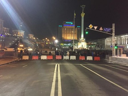 В центре Киева неизвестные перекрыли Крещатик и Майдан, - источник
