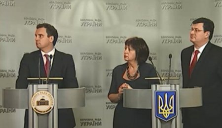 Министры Яресько, Абромавичус и Квиташвили отказались от "родного" гражданства для получения украинского