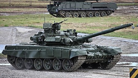 Через Луганск проследовала колонна бронетехники с российскими танками - Тымчук