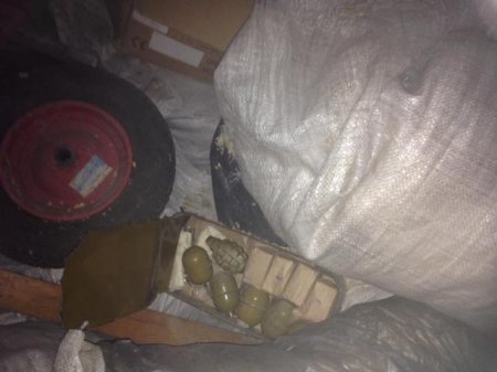 Батальон «Артемовск» обнаружил на турбазе мэра Красного Лимана арсенал смертельного оружия