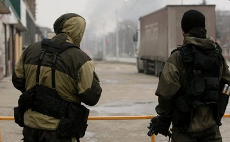 В Грозном в нескольких районах продолжаются боевые столкновения