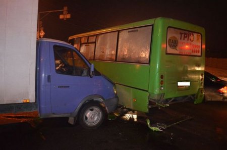 Масштабная авария в Харькове, пострадали 25 человек (фото)