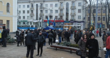 На винницкое Вече продолжают сходится люди На винницкое Вече продолжают сходится люди