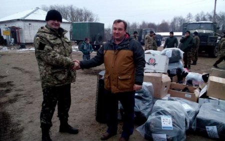 Военные из 14-й механизированной бригады получили от волонтеров зимнюю одежду и беспилотник