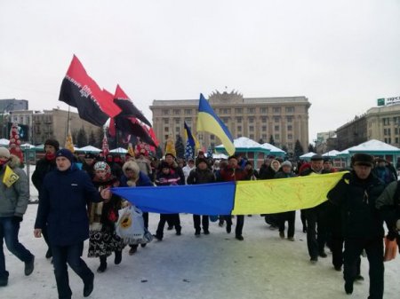 В центре Харькова открыли памятный знак погибшим за независимость Украины
