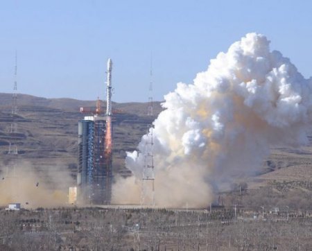 С космодрома в Китае запустили спутник для зондирования поверхности Земли