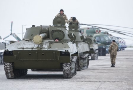 Бойцы АТО получили танки, БТР, САУ и вертолеты (фото)