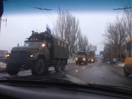 В Макеевке большая колонна военной техники РФ едет в сторону Донецка