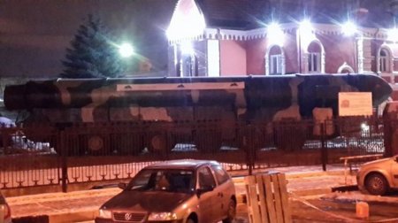 В Москву свозят «Тополя» и С-300 (Фото) В Москву свозят «Тополя» и С-300 (Фото)