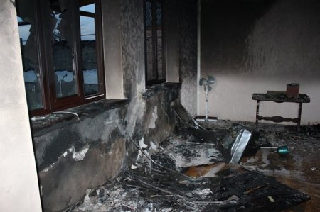 В Чечне сжигают дома родственников вошедших в Грозный муджахидов