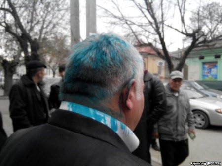 Кандидат в мэры Судака облил зеленкой правозащитников крымских татар