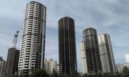 Нацгвардия получила от Киевсовета участок на Троещине с шестью недостроенными высотками Нацгвардия получила от Киевсовета участок на Троещине с шестью недостроенными высотками