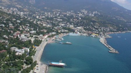 Госпогранслужба: Иностранцев в Крым будут пропускать только по спецразрешению