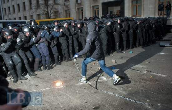 Андрей Билецкий: "Половина "Азова" говорит на русском языке. Но они умирают и убивают за Украину"