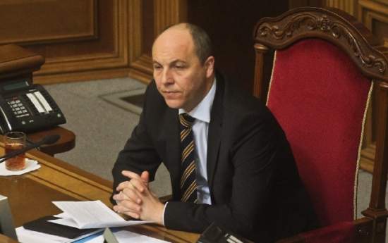 Парубий: Наша задача - держать фронт, а Путина победят санкции