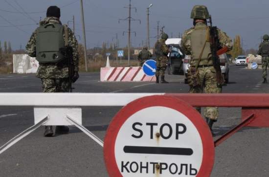Горбунов сообщает, что пограничники перекрыли выезд из Мариуполя на территорию "ДНР"