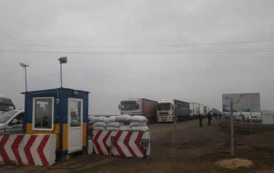 Крымская таможня заявляет о возобновлении пропуска автомобилей из Украины на полуостров