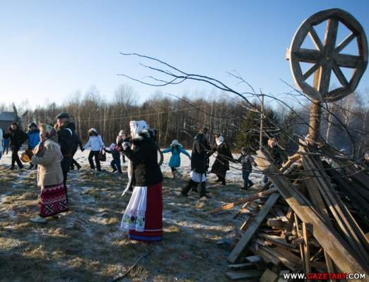 «Каляды» под Минском отметили традиционными обрядами