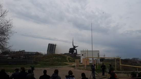 В Севастополе с третьей попытки удалось снести недострой