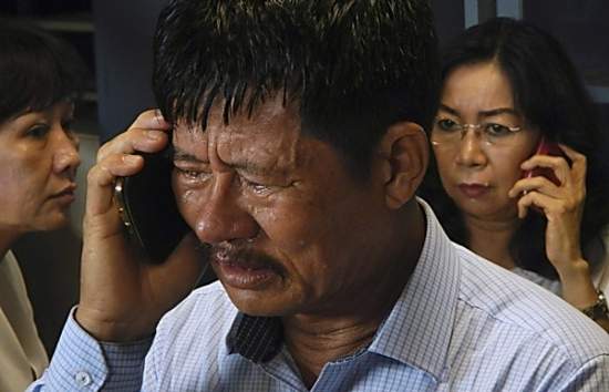 «Это - мой худший кошмар», - глава малазийской авиакомпании об исчезновении самолета