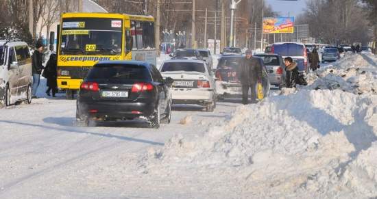В Одесской обл. из-за снегопада частично ограничили движение транспорта