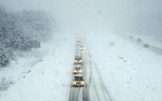 Молдавия из-за снегопада закрыла часть КПП на границе с Украиной и Румынией