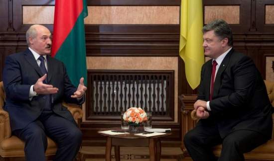 Лукашенко: Воюющие на Донбассе стороны нужно развести минимум на 30 км