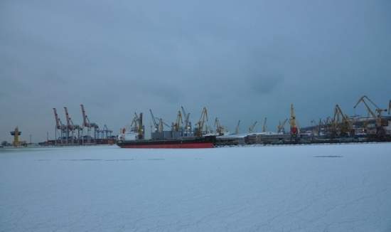 В Украине из-за непогоды ограничена работа 9 морских портов и закрыты 3 канала