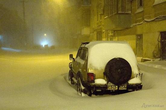 На юге Украины спасатели освободили из снежных заносов более 2,5 тыс. автомобилей