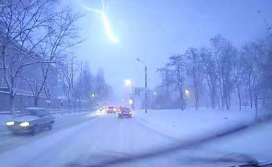 Снегопады накрыли Украину: эвакуация людей, заторы на трассах, закрытые порты (Видео)