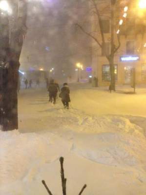 Снегопады накрыли Украину: эвакуация людей, заторы на трассах, закрытые порты (Видео)